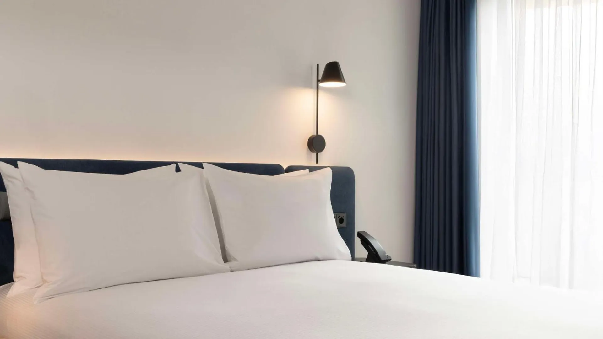 Hampton By Hilton Malaga Martiricos Hotel