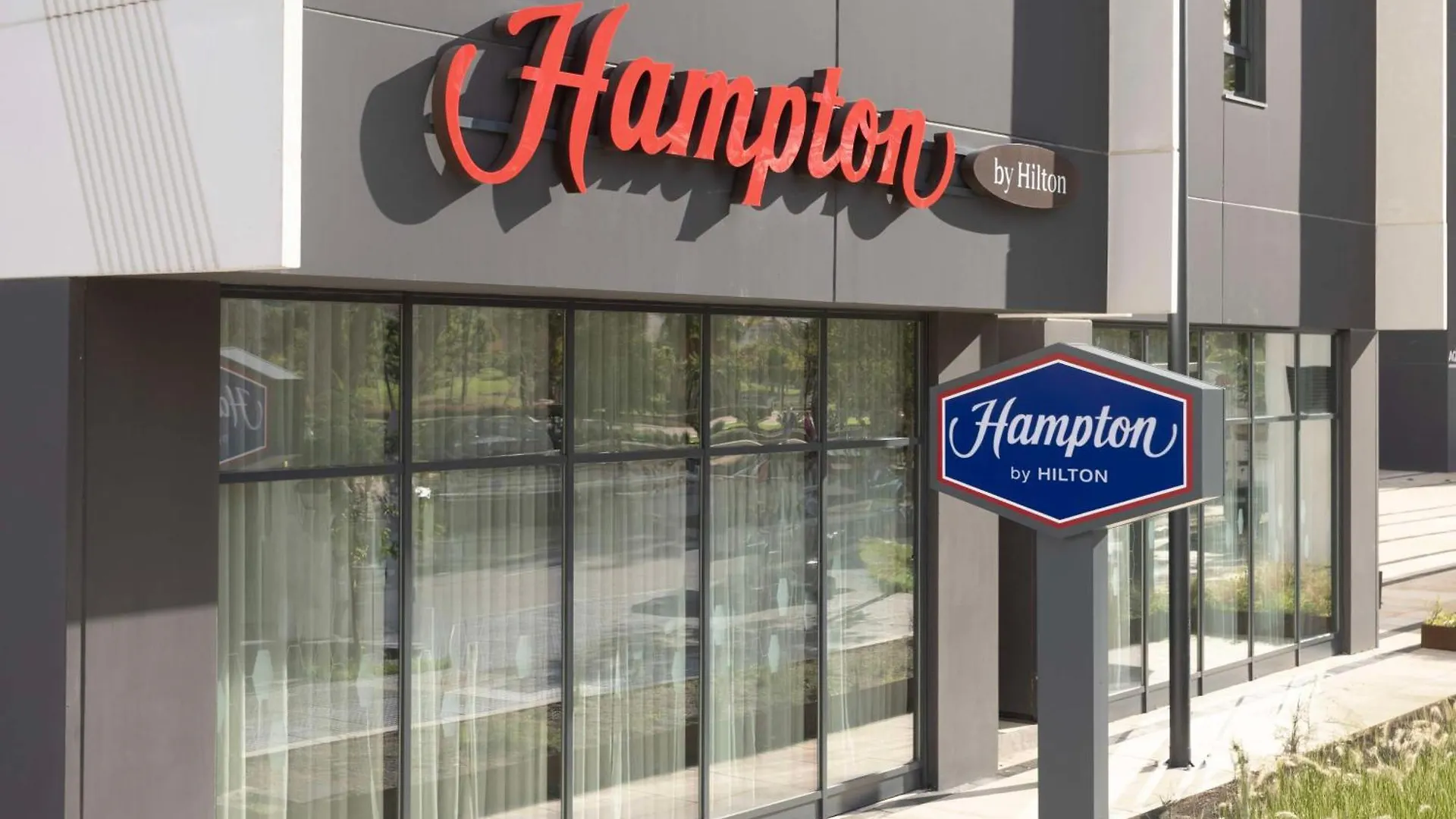Hampton By Hilton Malaga Martiricos Hotel