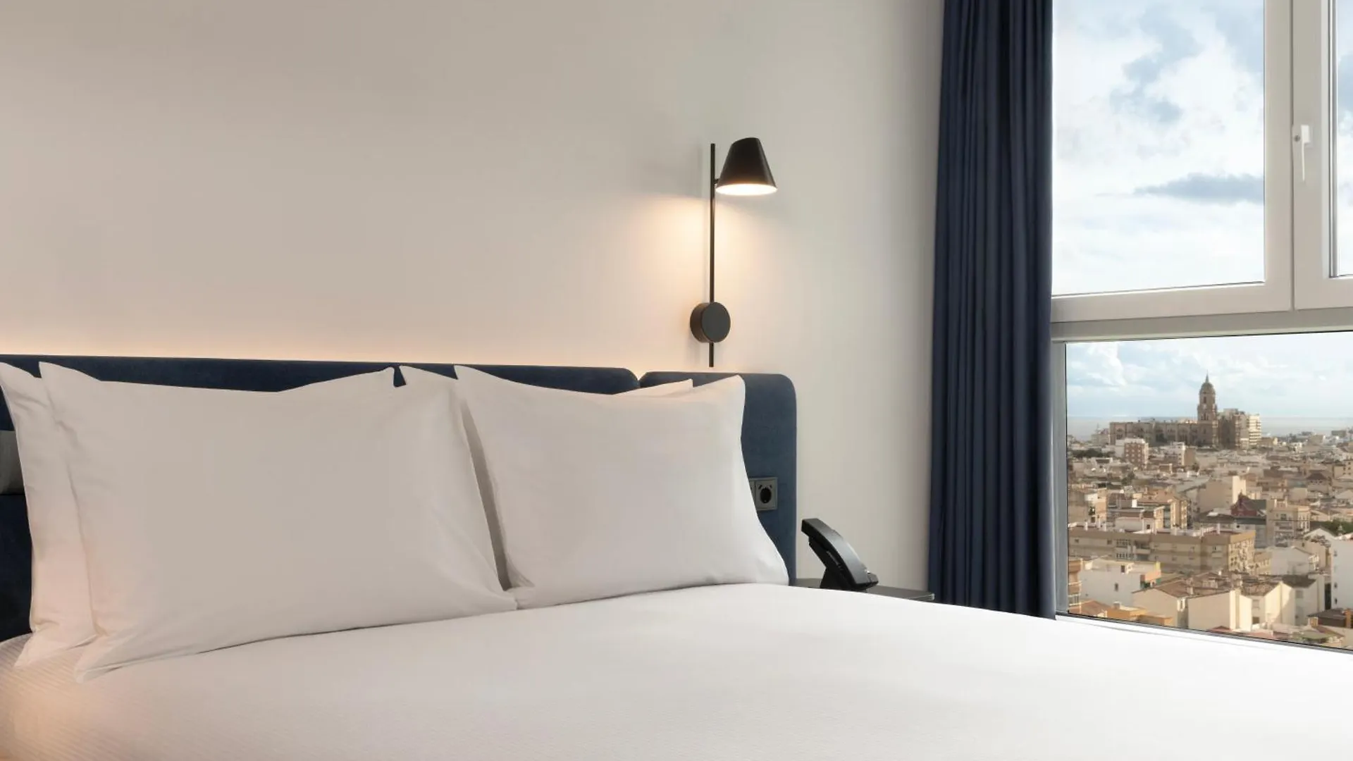 Hampton By Hilton Malaga Martiricos Hotel