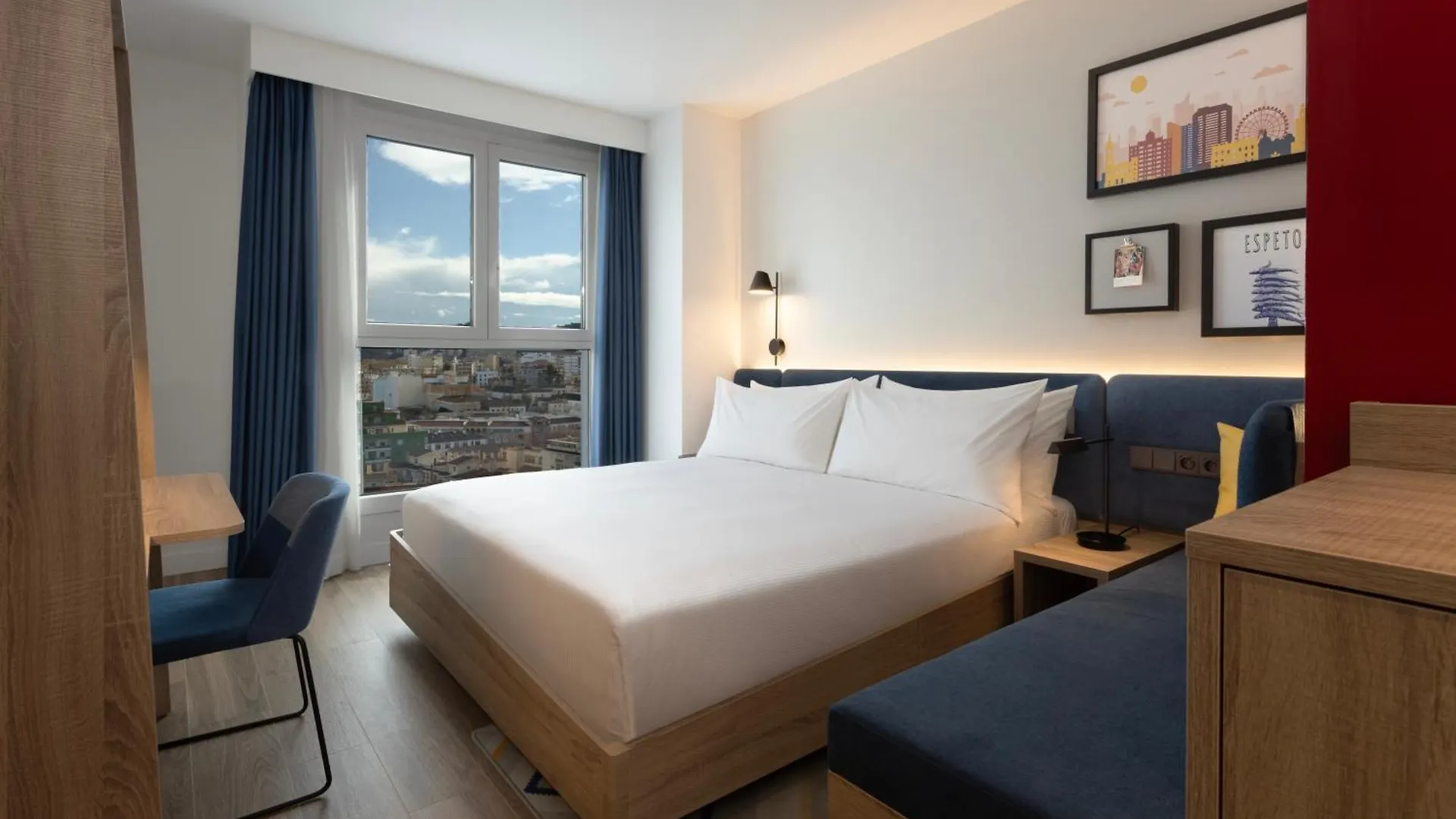 Hampton By Hilton Malaga Martiricos Hotel 3*,