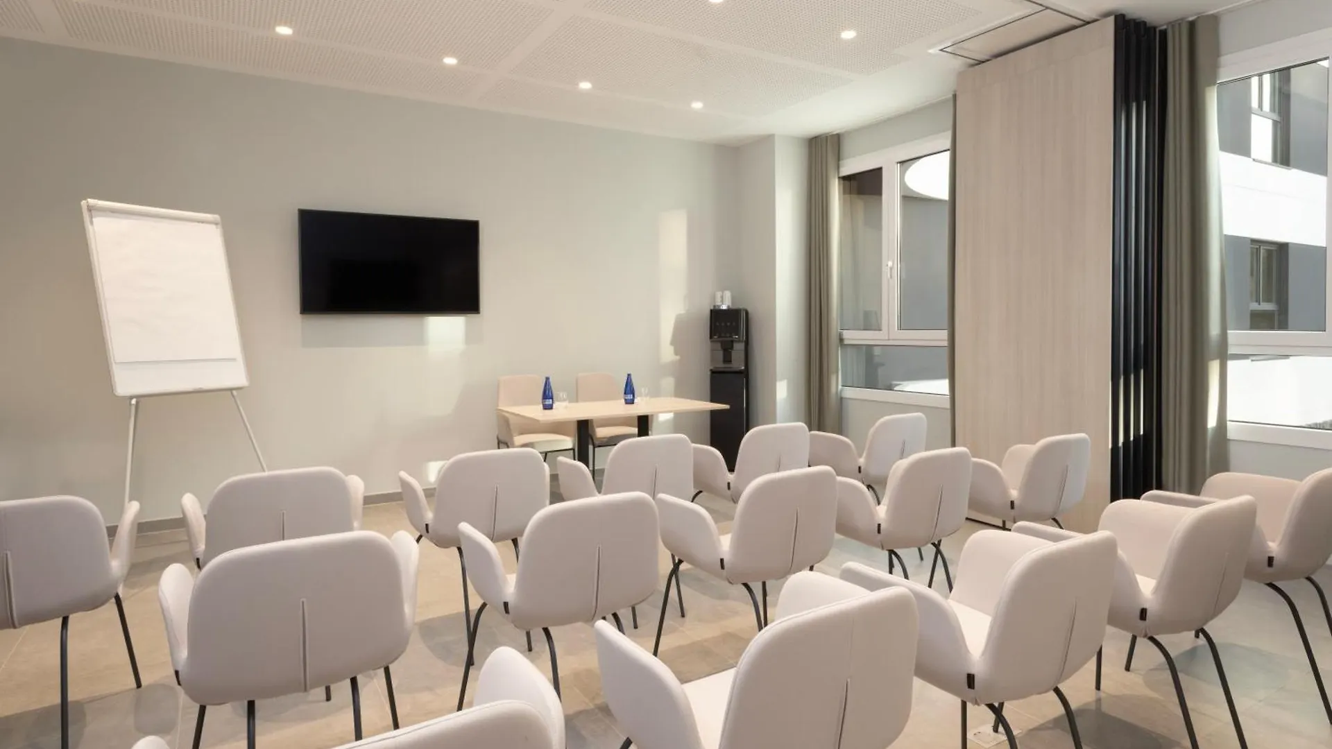 Hampton By Hilton Malaga Martiricos Hotel